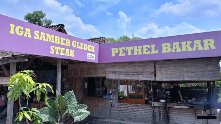 Jasa Kontraktor Bangunan Restoran dari Kayu Hulu Sungai Selatan - Jasa Kontraktor Bangunan Restoran dari Kayu Hulu Sungai Selatan Bergaransi